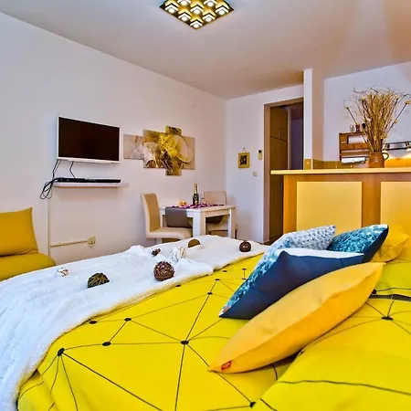 Art Deco Pape בית הארחה